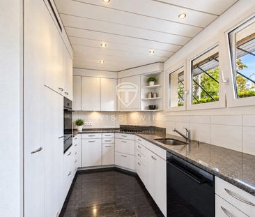 5-Zimmer-Einfamilienhaus mit sonnigem Garten, Cheminée und 4 Parkpl... - Photo 2