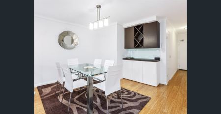 IMMACULATELY PRESENTED APARTMENT - Photo 5