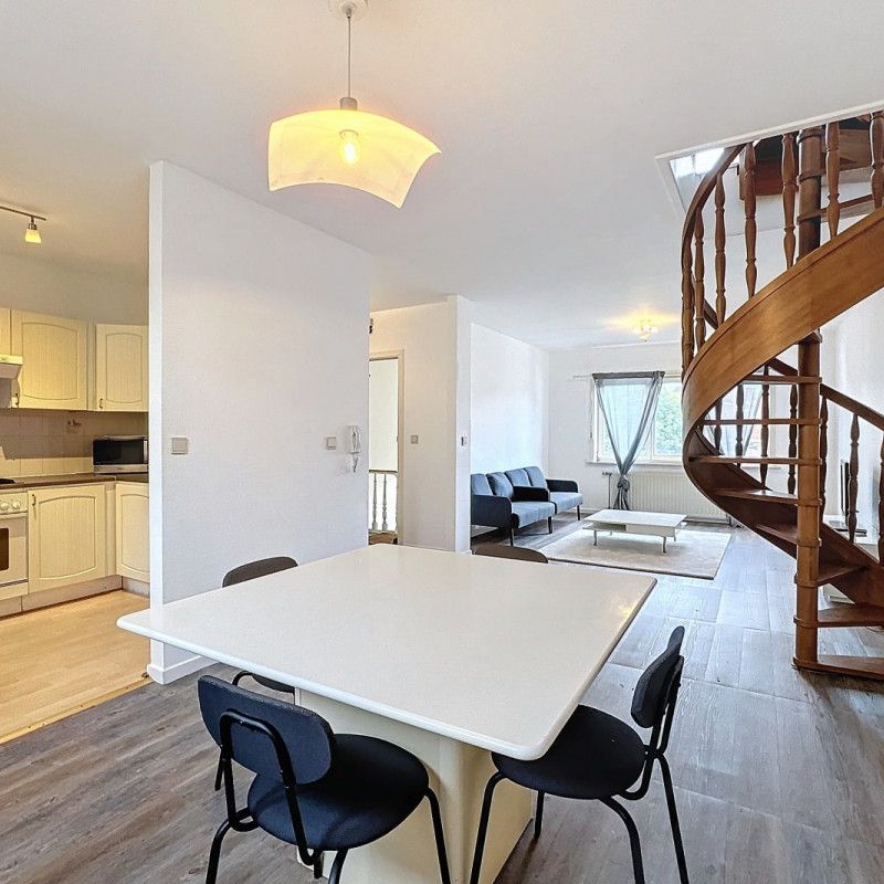 Duplex meublé-70m², proche du Parc du Cinquantenaire - Foto 1