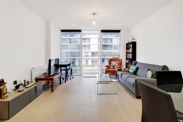 River Gardens Walk Greenwich SE10 - Photo 1