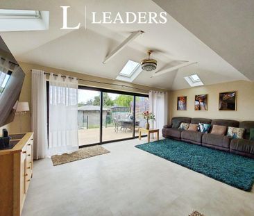 1 bedroom semi-detached house to rent - Photo 2