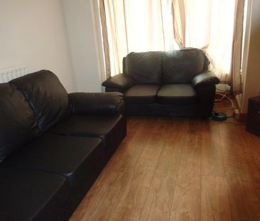 4 bedroom house to rent - Photo 2