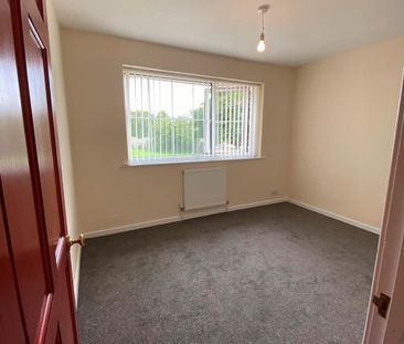 2 Bed Terraced House, Warrels Court, LS13 - Photo 3