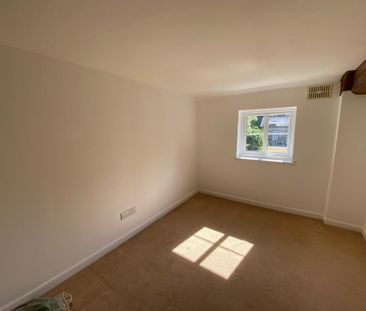 3 bedroom detached house to rent - Photo 4
