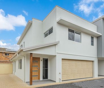 TOWN HOUSE 7 MINUTES FROM THE BEACH - Photo 3