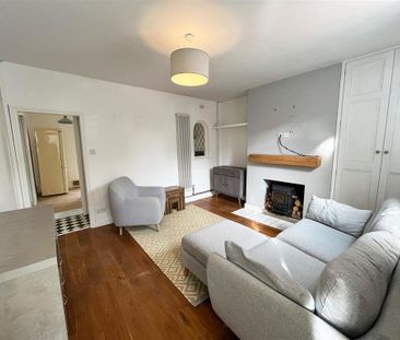 2 bedroom terraced house to rent - Photo 4