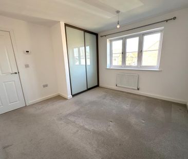 4 bedroom detached house to rent - Photo 2