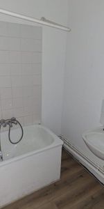 Appartement 1 pièces 29m2 MARSEILLE 1ER 373 euros - Photo 4