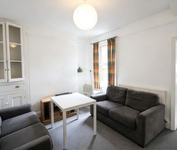 4 bedroom terraced house to rent - Photo 1