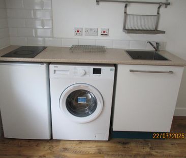 Studio to rent - Photo 2