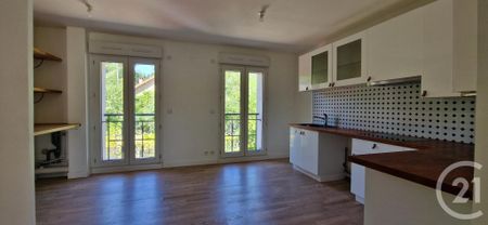 Location Appartement 5 pièces 96m² GIF SUR YVETTE 91190 - Photo 3