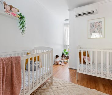 Quiet modern apartment with lifestyle convenience - Photo 6