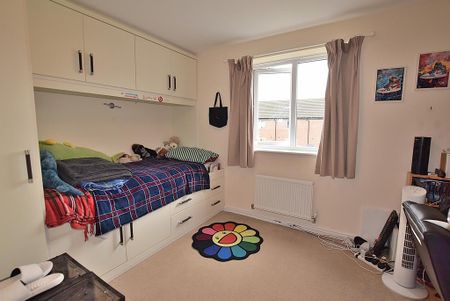 3 bedroom terraced house to rent - Photo 4