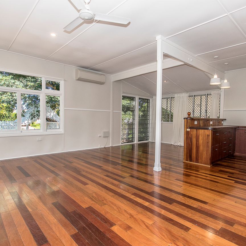 4 Union Street, Hyde Park QLD 4812 - House For Rent | Domain - Photo 1