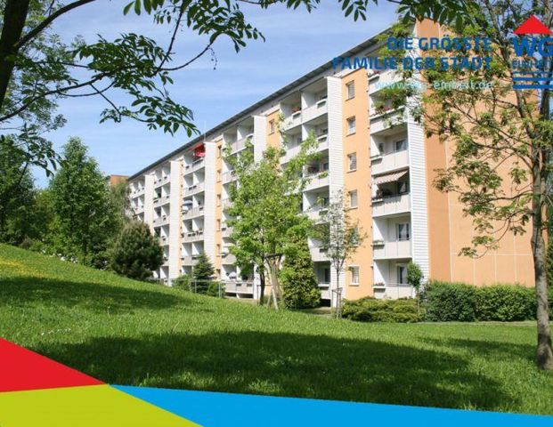 Frisch renoviert - 4-Raum Wohnung in toller Lage - Photo 1