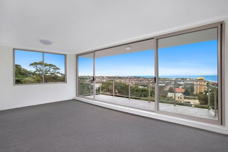 Top Floor Apartment with Stunning Views - Photo 4