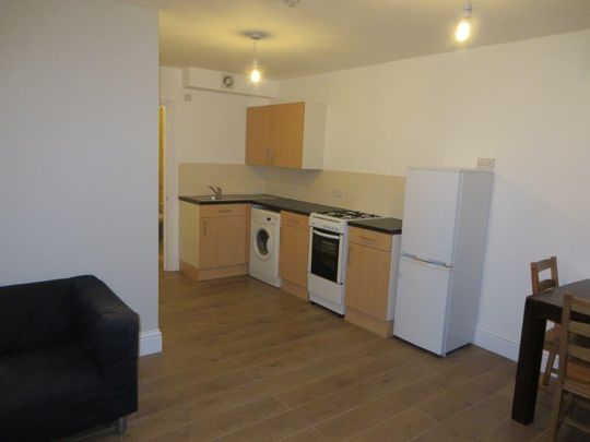 2 Bed Flat, Norbury Court Road, SW16 - Photo 1