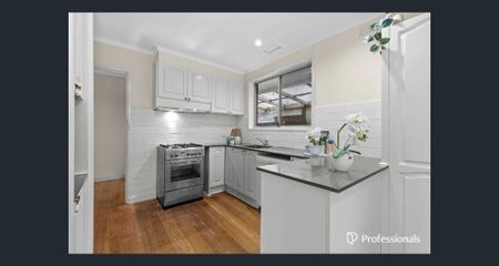 10 Laurus Court, Dandenong North VIC 3175 - Photo 3
