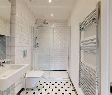 3 bedroom flat to rent - Photo 4