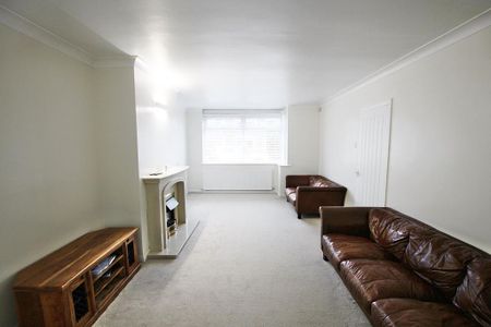 3 bedroom semi-detached house to rent - Photo 3