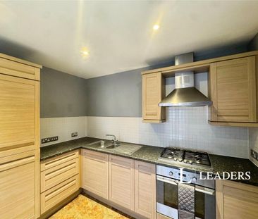 2 bedroom flat to rent - Photo 4