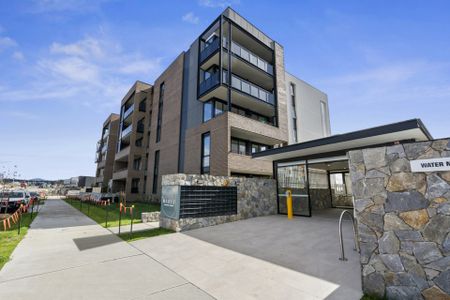 Contemporary Living - Photo 3