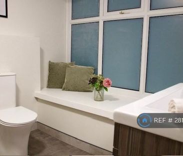 1 bedroom in a house share to rent - Photo 5