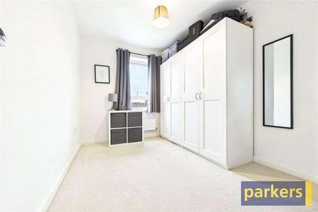 Bolton Drive, Shinfield, Reading, Berkshire, RG2 - Photo 4