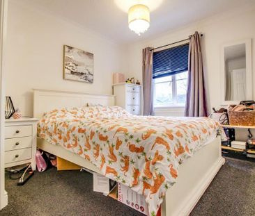 3 bedroom semi-detached house to rent - Photo 5