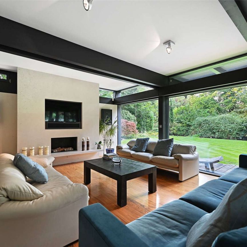 We are delighted to present this exceptional three bedroom Huf Haus located in the sought-after location of Loudwater, Hertfordshire. - Photo 1