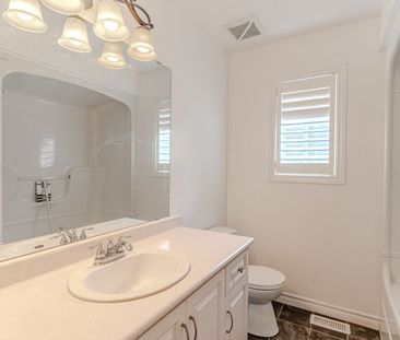 For Lease - 32 54th Street Unit# Upper, Wasaga Beach, Ontario - Photo 3