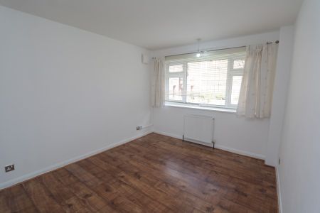 Surbiton Court, Surbiton - 1 bedroomProperty for lettings - Seymours - Photo 4