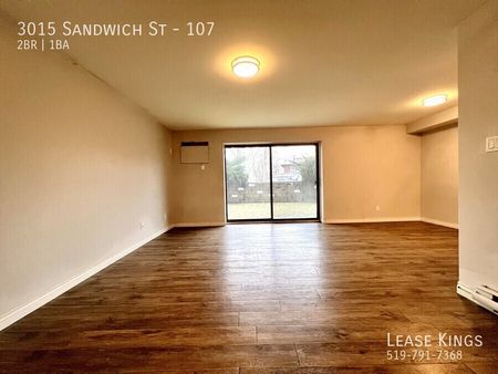 Large ALL INCLUSIVE 2 Bed 1 Bath Main Floor Unit Minutes from University of Windsor - Photo 2