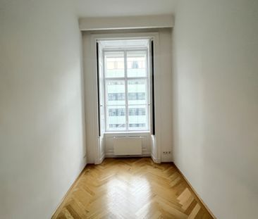 Schöne Altbauwohnung in TOP City-Lage - Photo 2