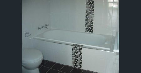 SOUTH TAMWORTH - Stylish Villa - Photo 4