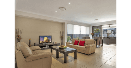 Perfectly Laid Out Family Home - Photo 3