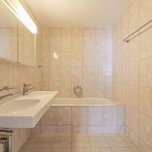 Mitten in Baden, zu oberst, mit Cheminée... für Jung und Alt - Photo 1