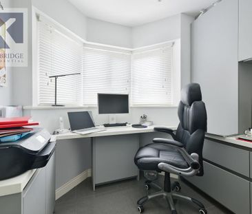 4 bedroom semi-detached house to rent - Photo 5