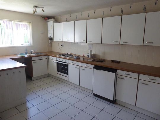 3 bedroom terraced house to rent - Photo 1