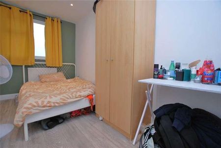 Park Barn Drive, Guildford, Surrey, GU2 - Photo 2