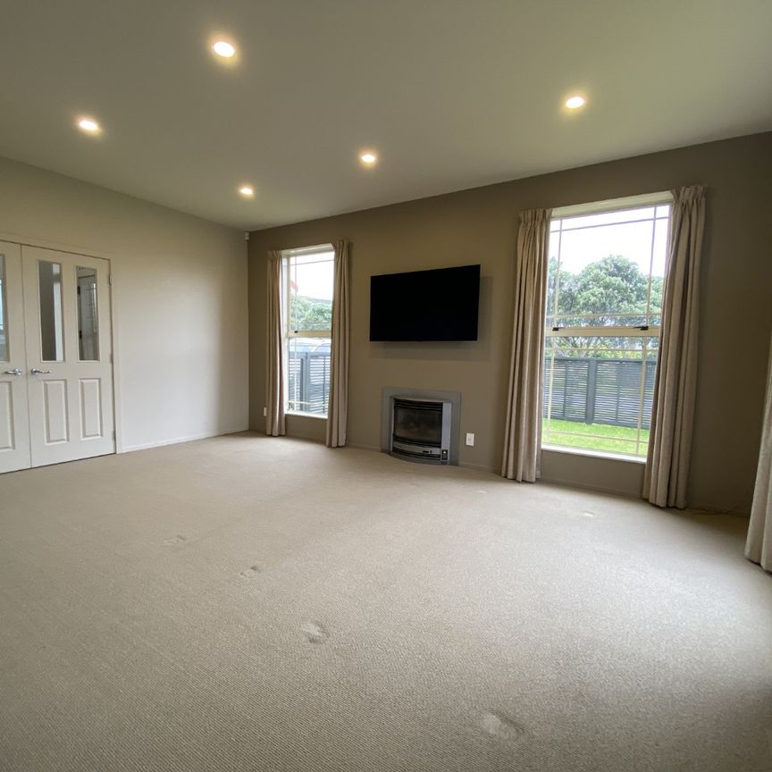 18 White Pine Avenue, Woodridge - Photo 1