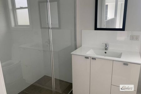 Close to Everything - Photo 5