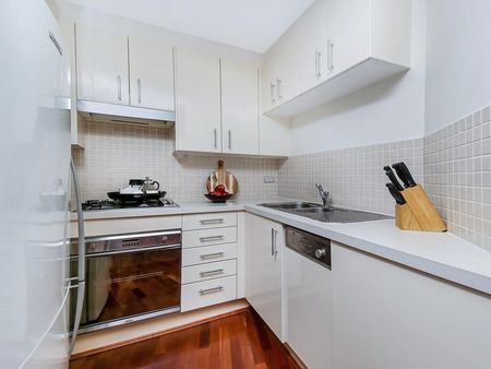 1 Bedroom Apartment available at Trafalgar - Photo 4