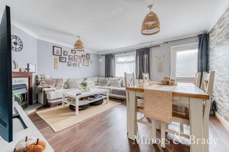 3 bedroom terraced house to rent - Photo 2