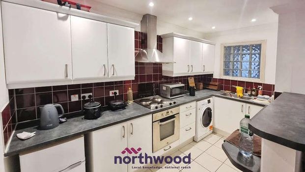 Bartholomew Street West, Central, Exeter, EX4 - Photo 1