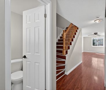 For Lease - 219 Nathan Crescent, Barrie, Ontario - Photo 2