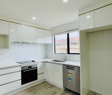 3 Bedroom + 2 Bathrooms Townhouse - Photo 3