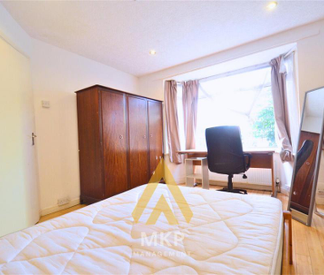 4 bedroom terraced house to rent - Photo 3