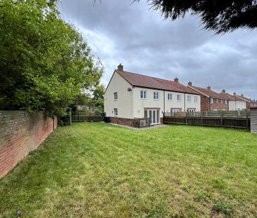 2 bedroom end of terrace house to rent - Photo 3