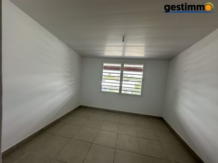 Location Appartement 4 pièces 67m² CAYENNE 97300 - Photo 3